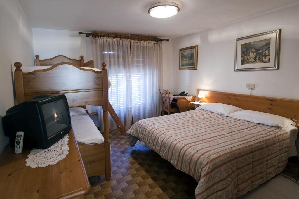 Albergo Castello da Bonino Champorcher Camera foto